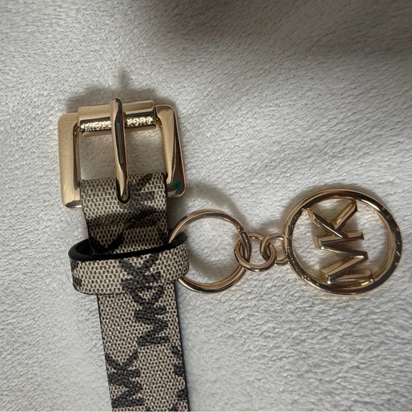 Michael Kors Women's Cream and Tan
Belt Bag - Picture 13 of 14